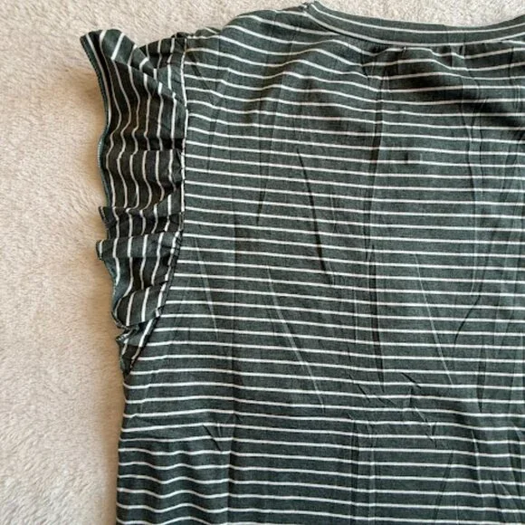 NWT Olive Green Striped Ruffle Sleeve Tee Womens Casual Pocket Top Size M - Picture 11 of 13